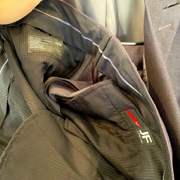 BRAND NEW J. Ferrar Slim Fit Charcoal Suit